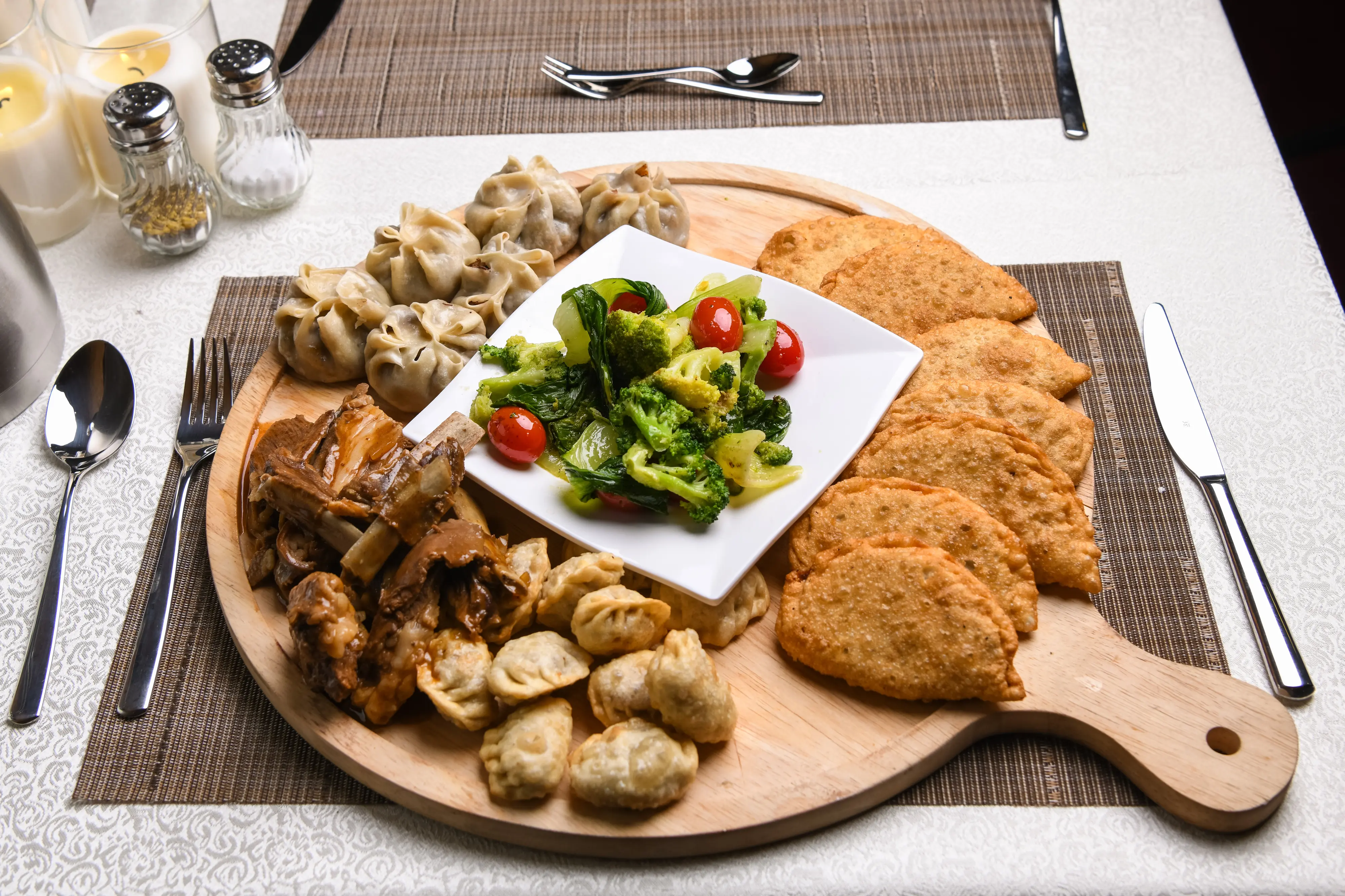 restaurant — carousel — 01