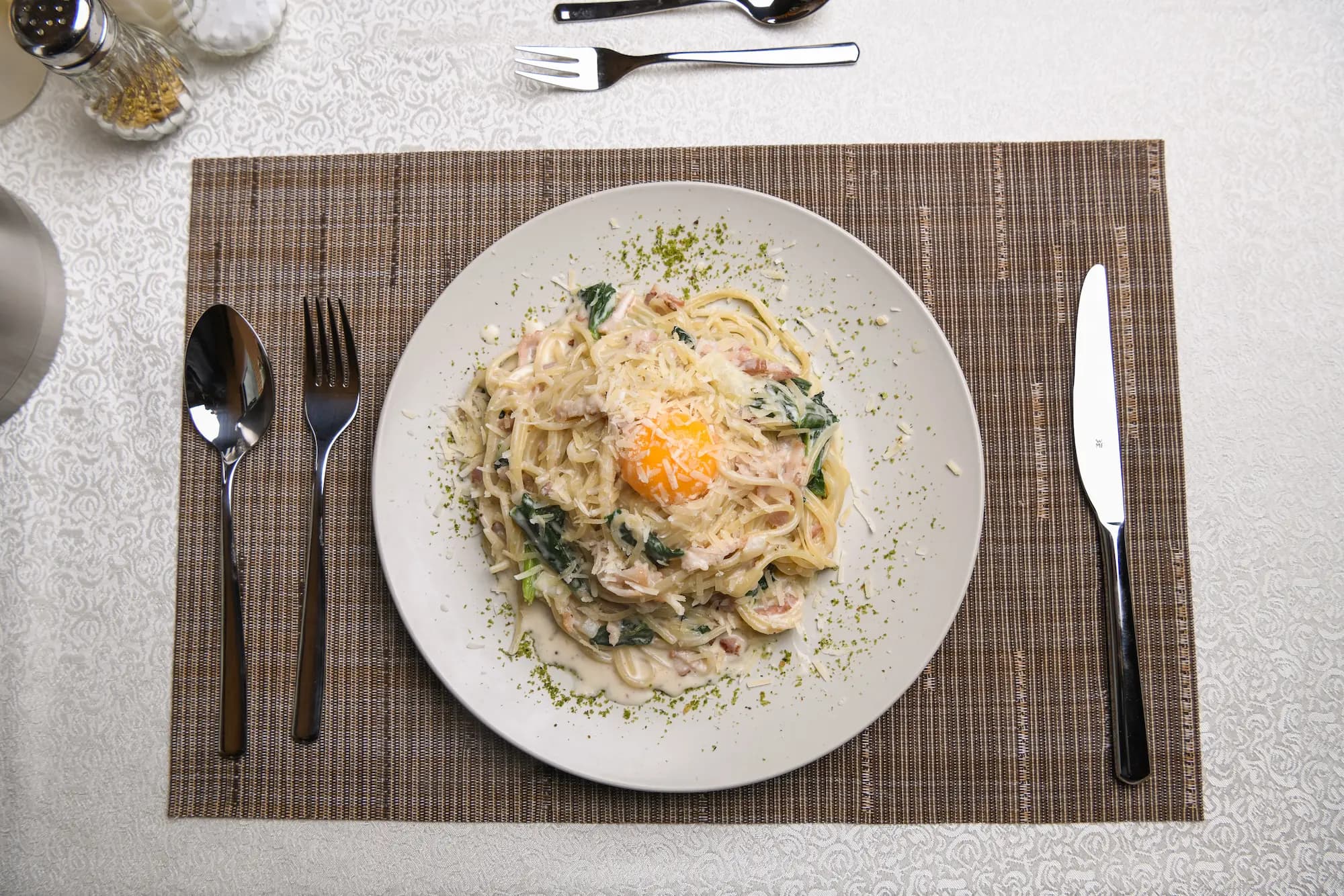 restaurant — carousel — 02