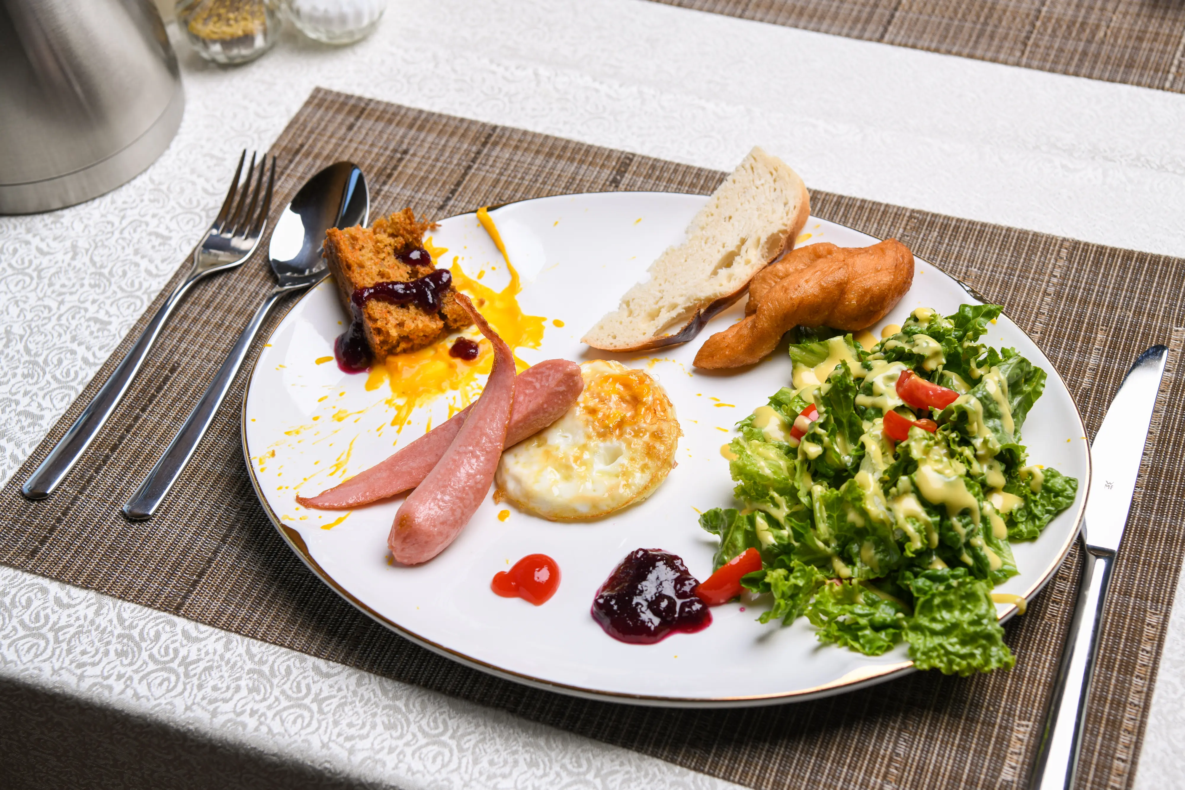 restaurant — carousel — 03