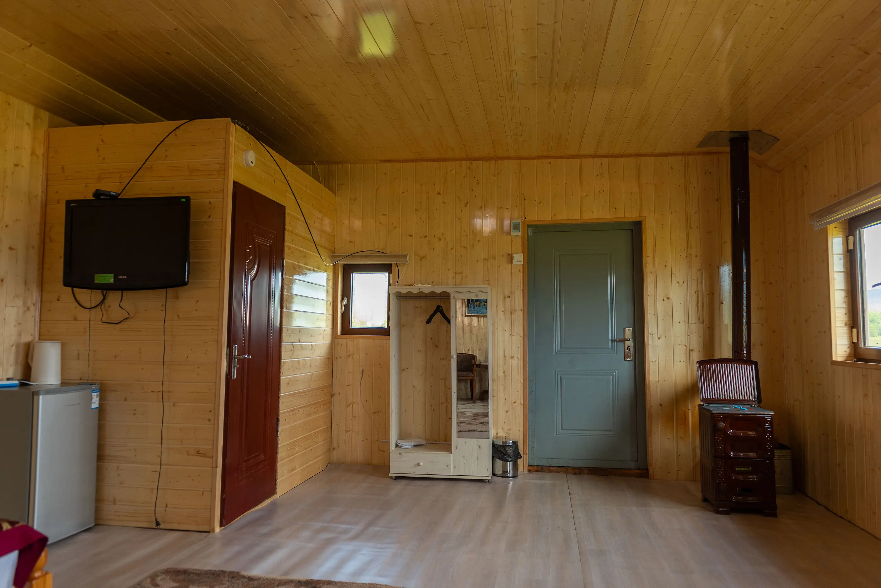 rooms — grand peninsula suite — 02