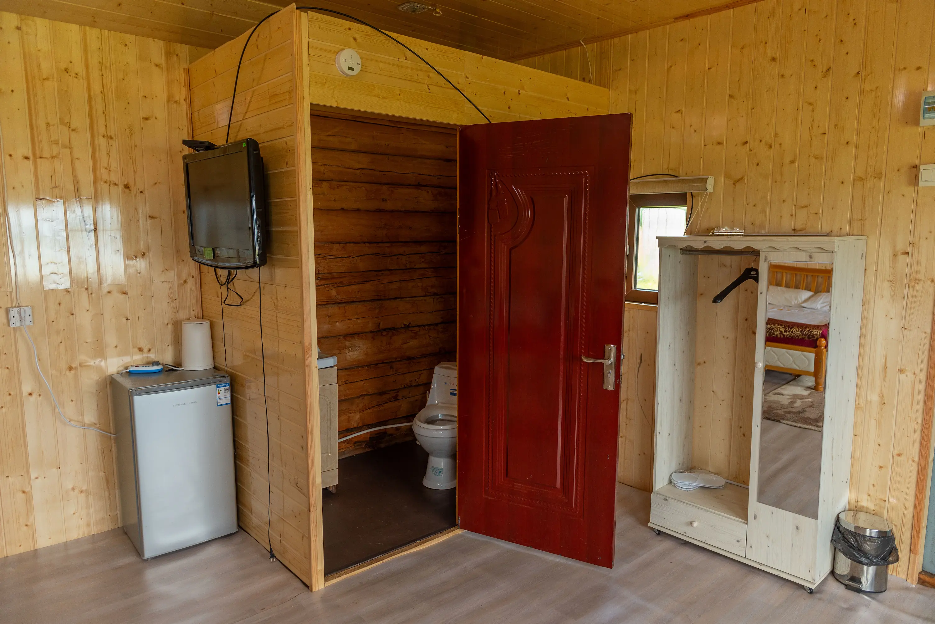 rooms — grand peninsula suite — 03