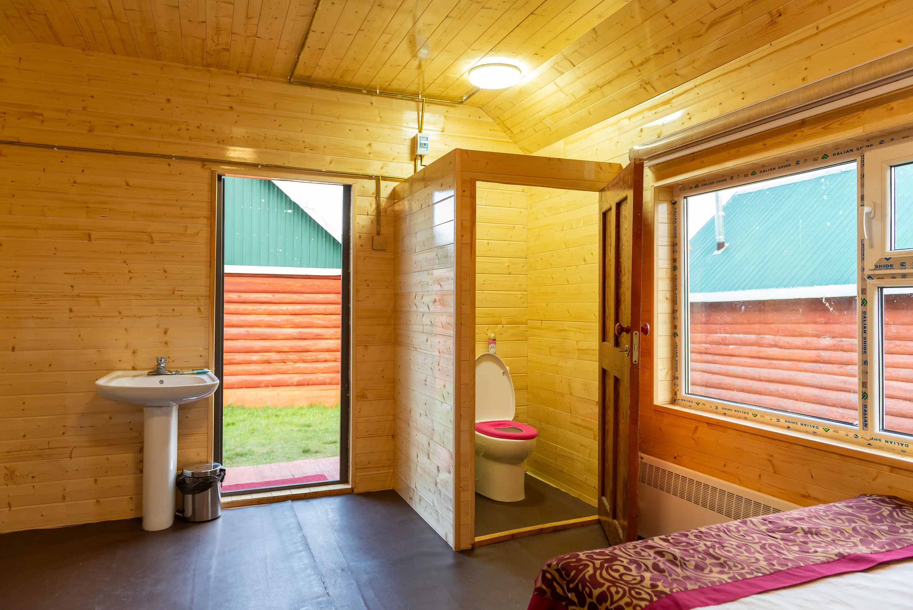 rooms — quad electric cabin — 02